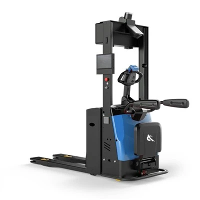 Multi-scenario Intelligent Robot
